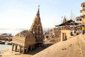 The Ultimate Guide to Solo Travel and Group: Tips and Destinations